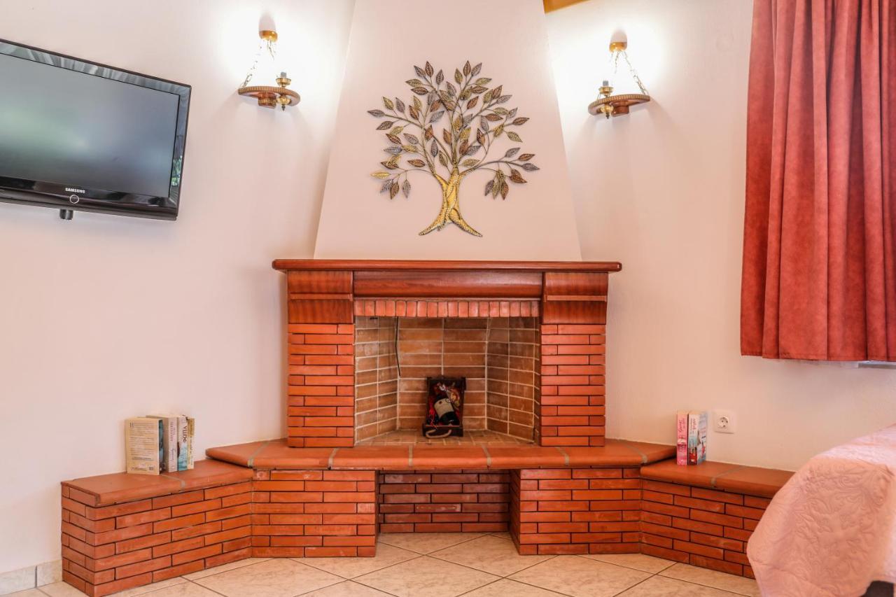 Mitzelos Villa