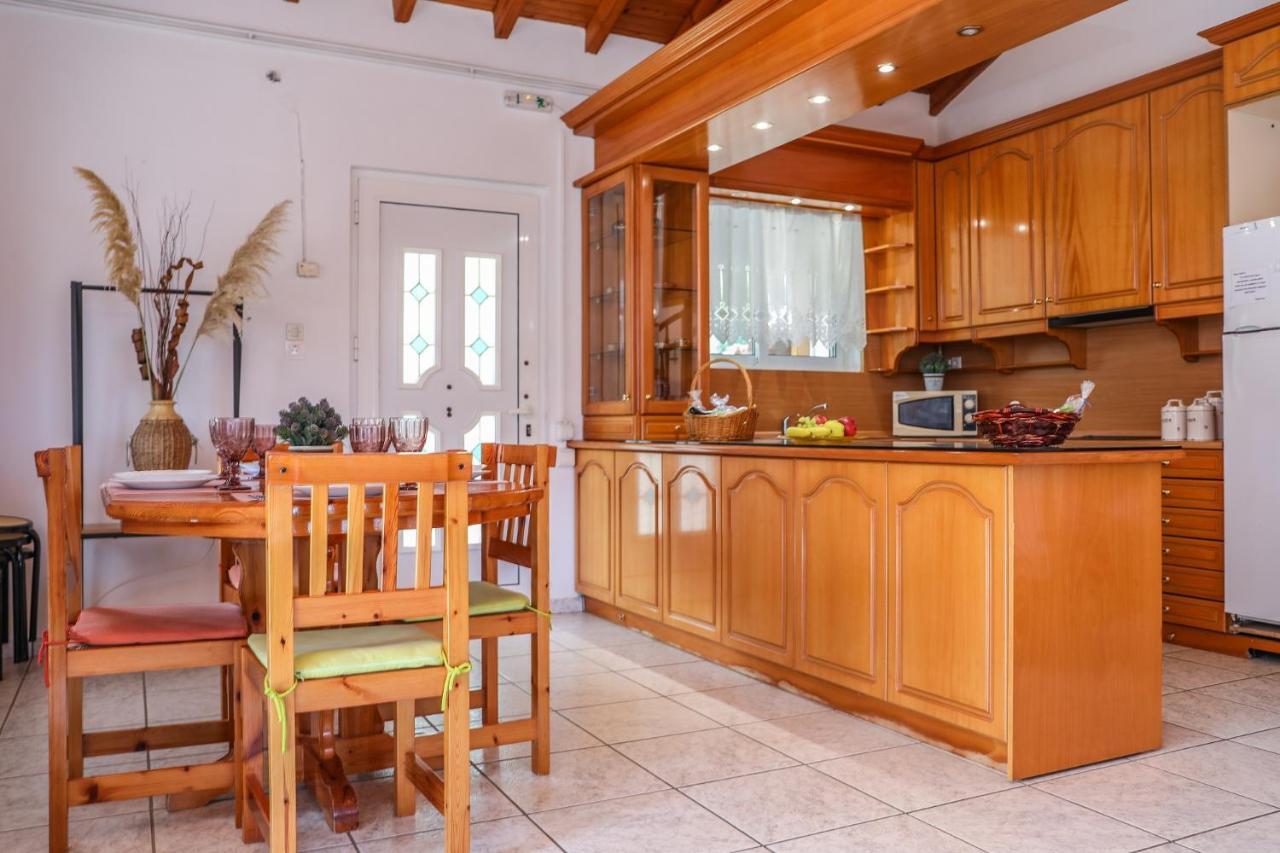 Mitzelos Villa Moni Evaggelistrias